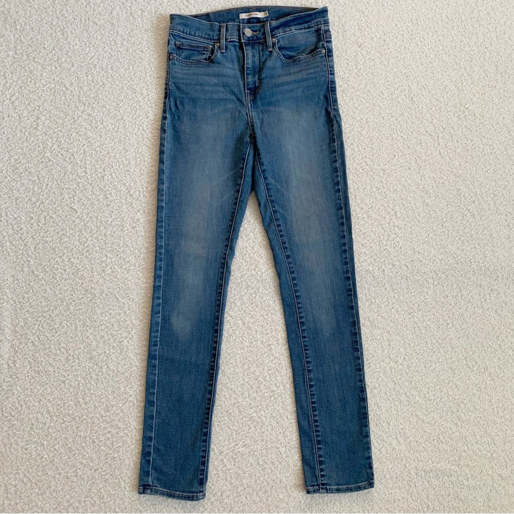 Levi’s Slimming Skinny Jeans Size 28 Medium Wash High Waisted